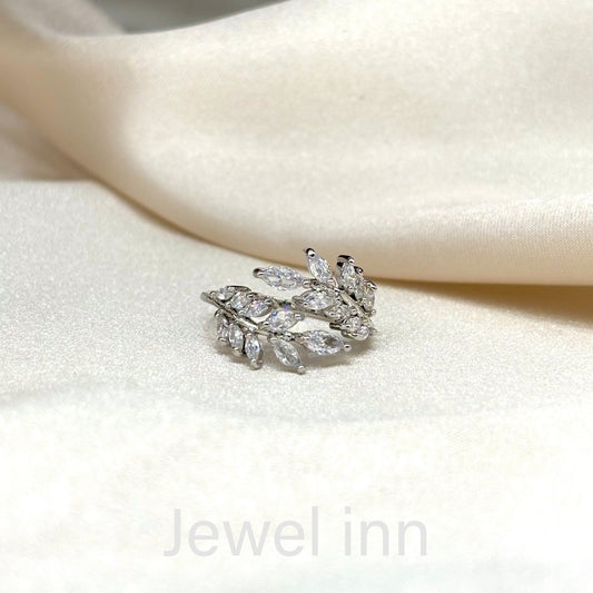 Adjustable whispering Leaves ring - Jewel Inn