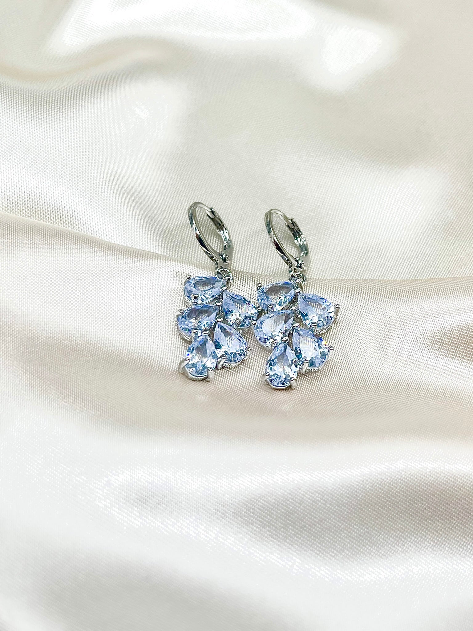 Ice crystal spark earring - Jewel Inn