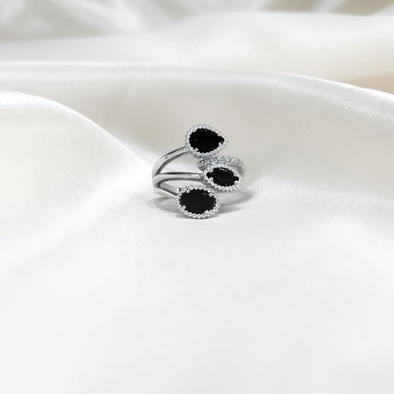 Midnight Elegance Ring - Jewel Inn