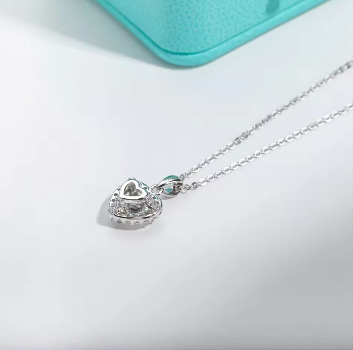 Moonlit Moissanite Pendant - Jewel Inn